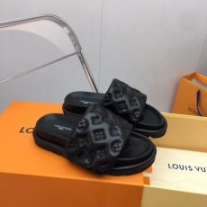 Louis Vuitton Slippers